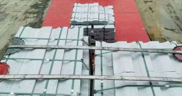 泸州 芝麻白仿形加直形路沿石出货日常