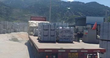 泸州 芝麻白仿形路沿石，直形路沿石