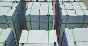 泸州 芝麻白花岗岩5公分地铺石 花岗岩厂家工厂装车日常