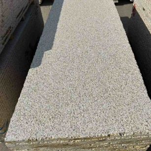 泸州 黄金麻花岗岩荔枝面毛板，半成品