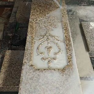 泸州 黄金麻花岗岩异形加工雕刻栏杆大柱