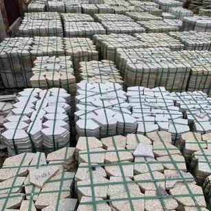 泸州 黄金麻白麻花岗岩荔枝面地铺石(冰裂纹)