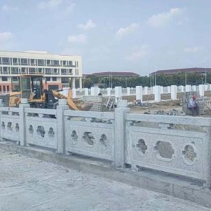 泸州 白麻花岗岩荔枝面河道栏杆