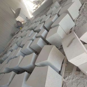 泸州 白麻花岗岩异形坐凳