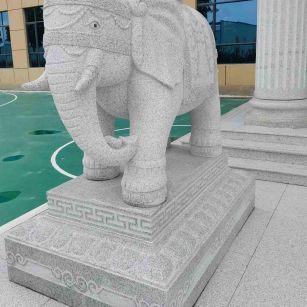 泸州 白麻花岗岩动物异形石雕-大象