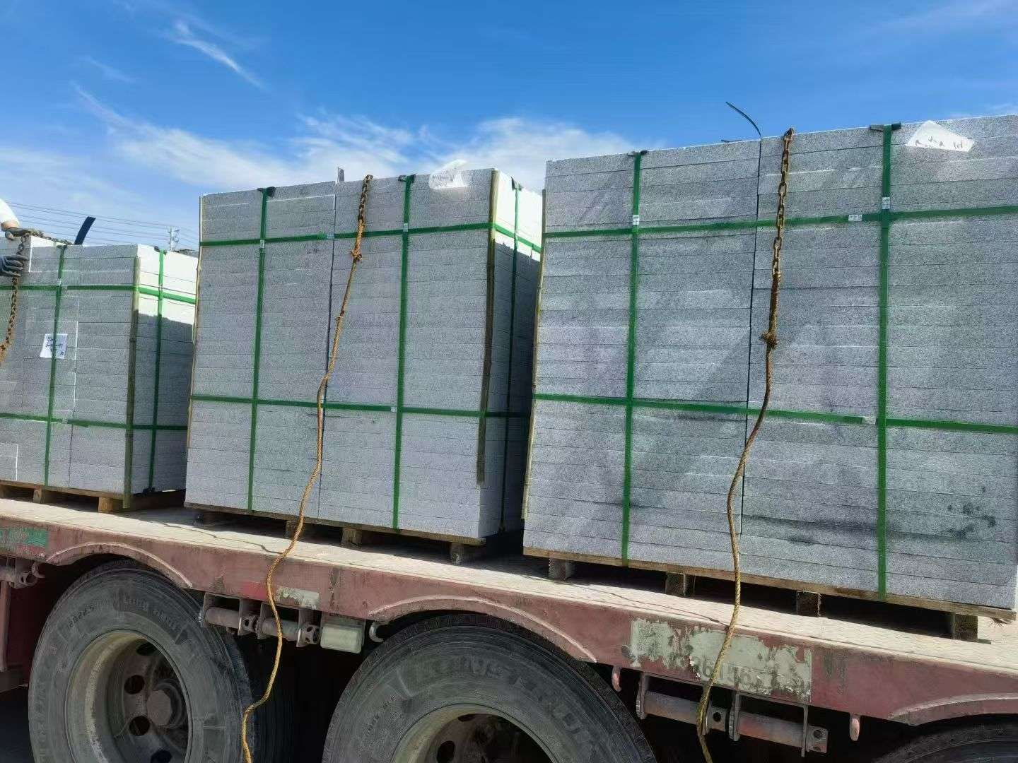 泸州 芝麻白花岗岩地铺石装车日常