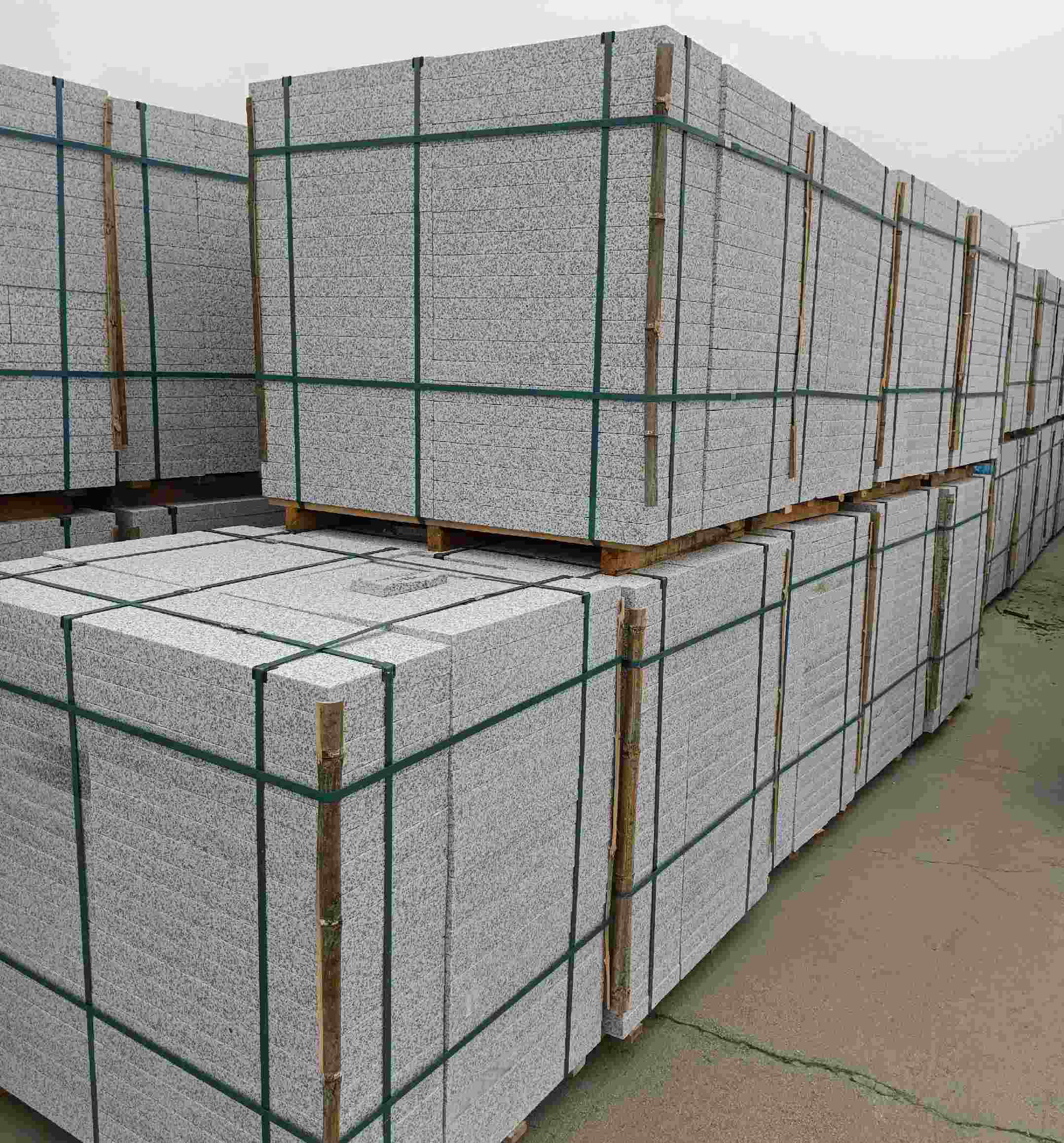 泸州 白麻花岗岩石材荔枝面地铺石（300*600*50）