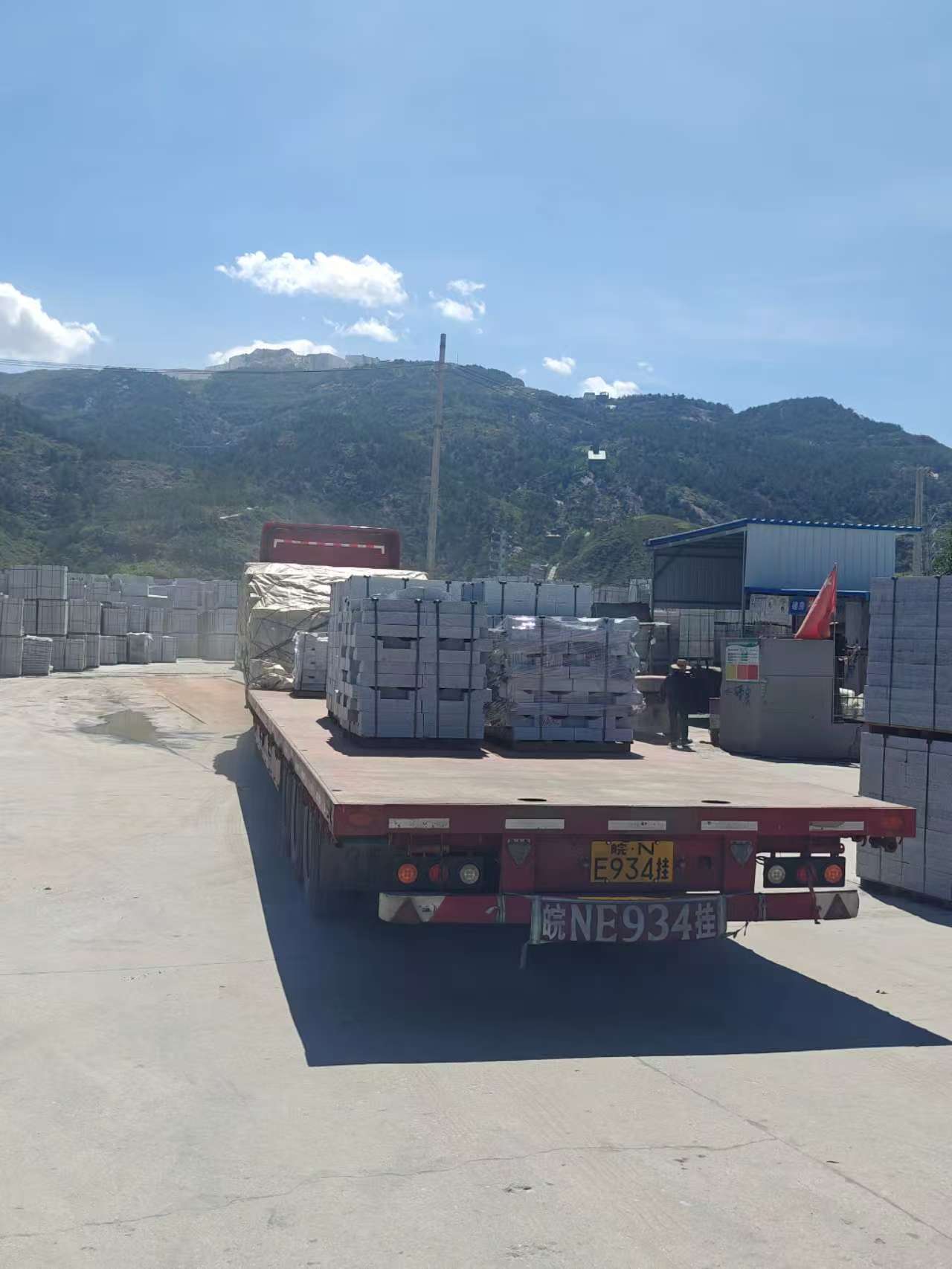 泸州 芝麻白仿形路沿石，直形路沿石