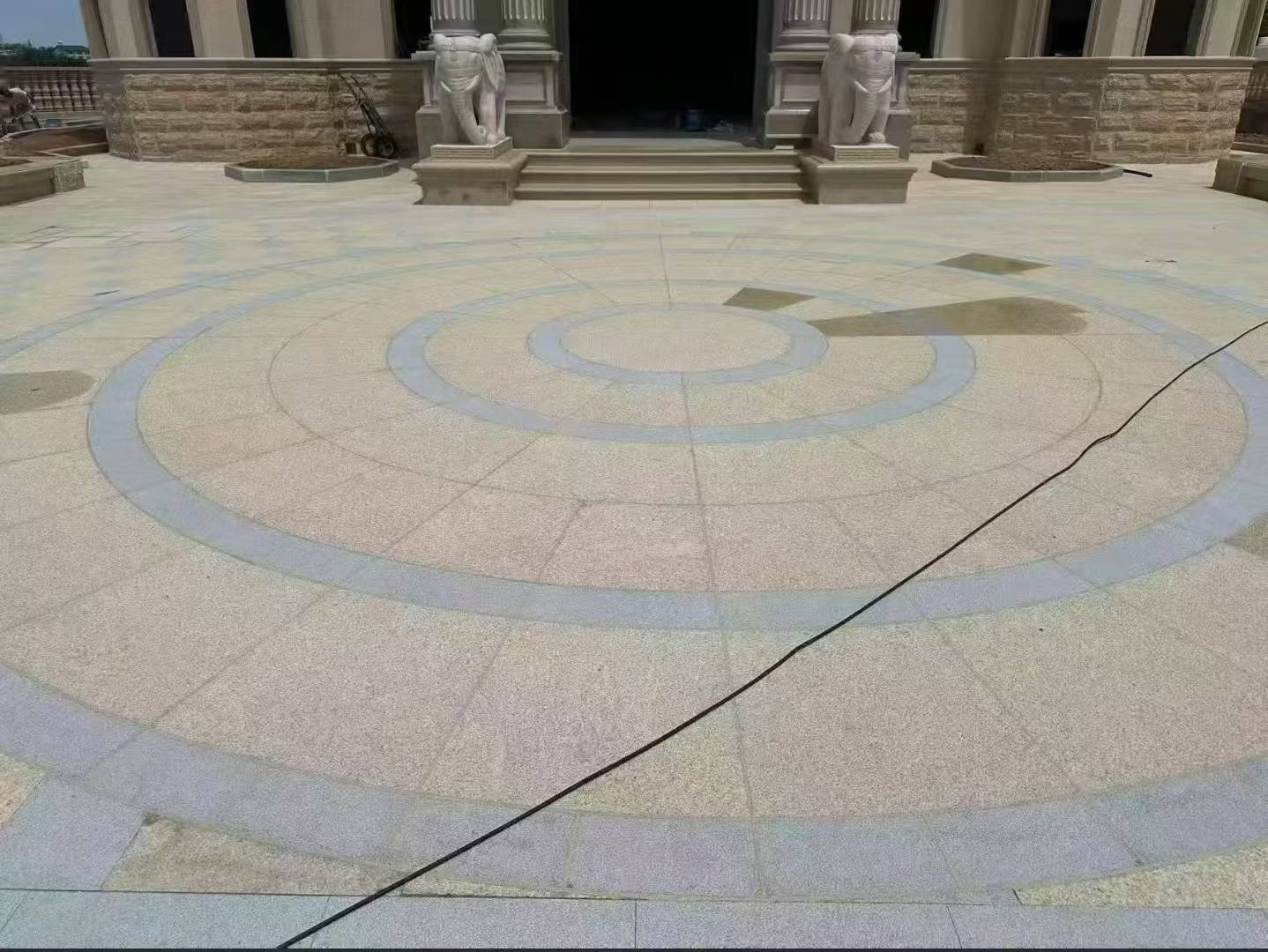 泸州 黄金麻芝麻灰花岗岩石材地铺拼接效果