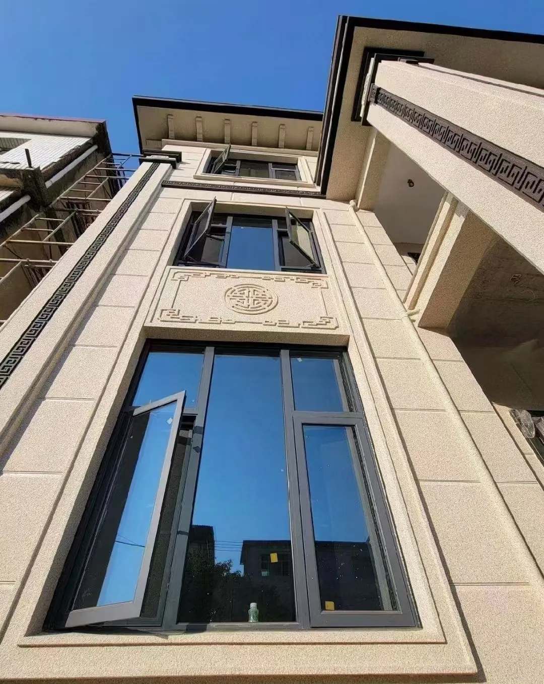 泸州 黄金麻荔枝面别墅外墙干挂效果展示