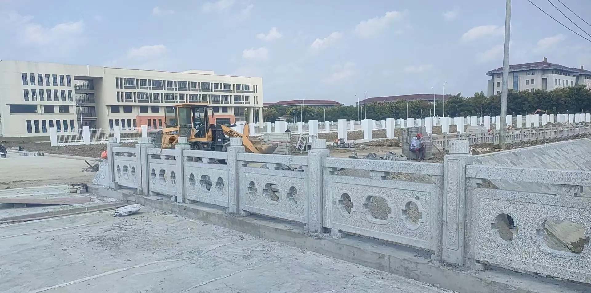 泸州 白麻花岗岩荔枝面河道栏杆