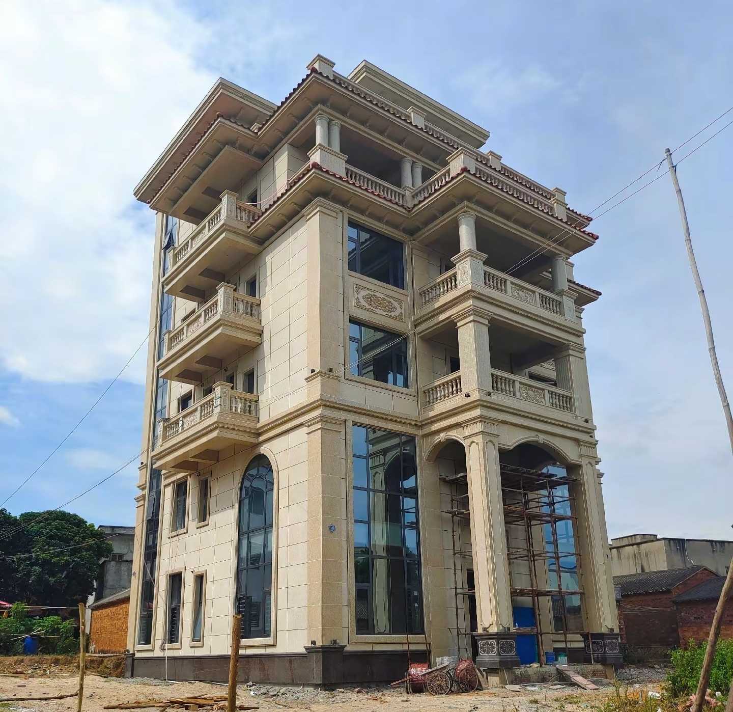 泸州 黄金麻花岗岩石材别墅外墙干挂搭配（雕花栏杆花瓶柱门楼罗马柱）