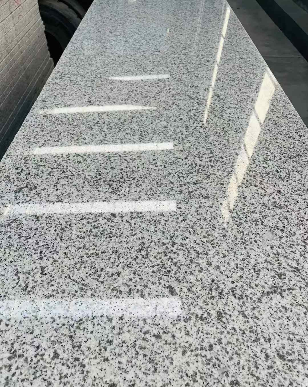 泸州 白麻花岗岩光面毛板