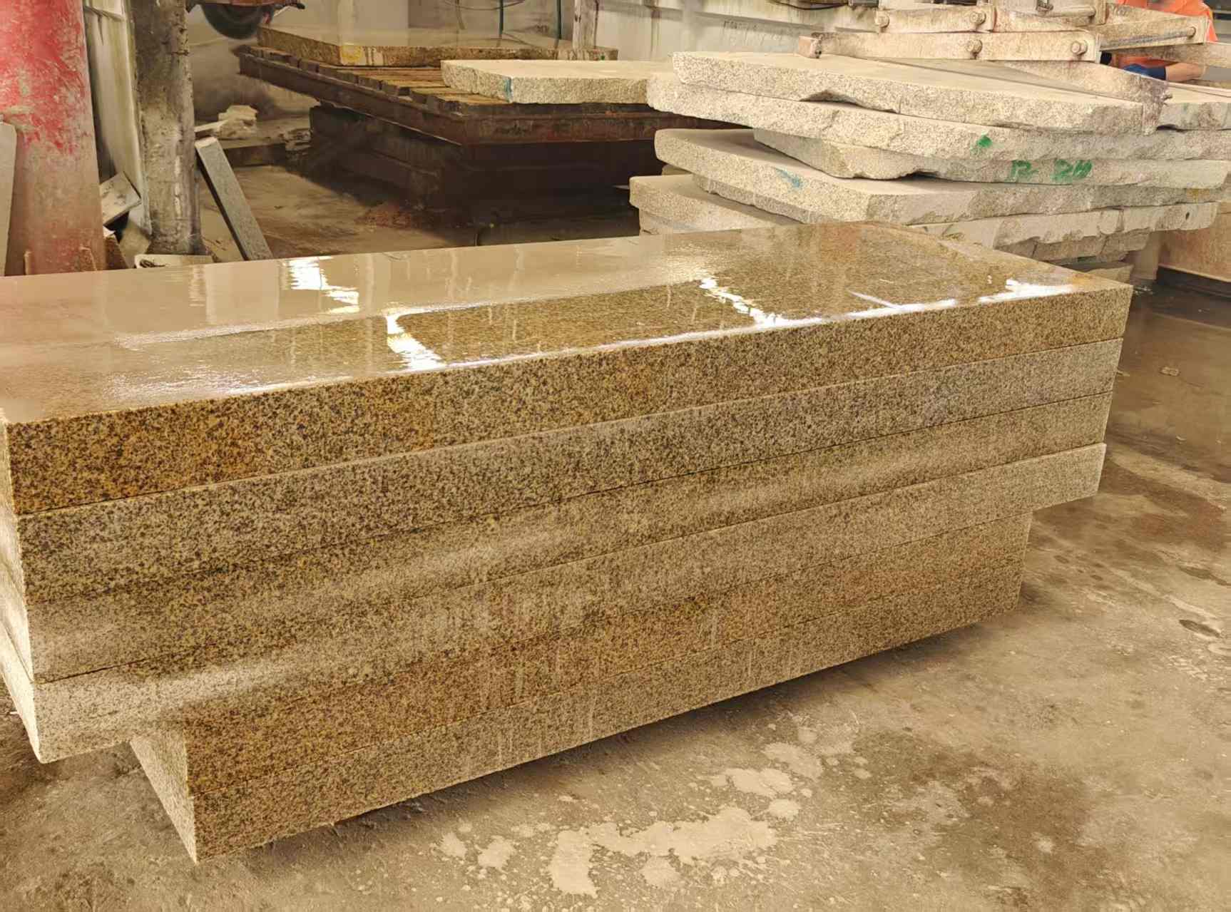 泸州 黄金麻栏杆料半成品加工中